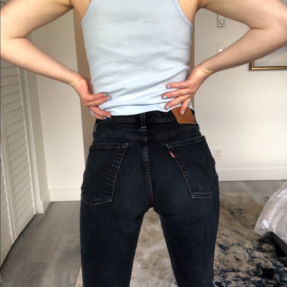 Levi’s size 25 wedgie dark wash jeans - Picture 3 of 16